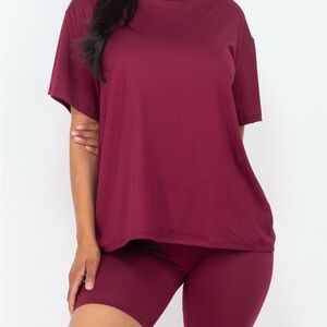 Relaxed Crew Neck Women’s Top and biker shorts in Burgundy
